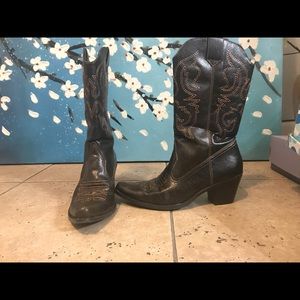 Splash brown western boats